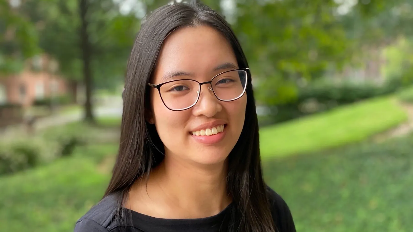 Emily Yu headshot