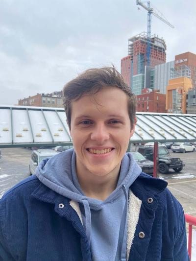 Cole Simons Headshot